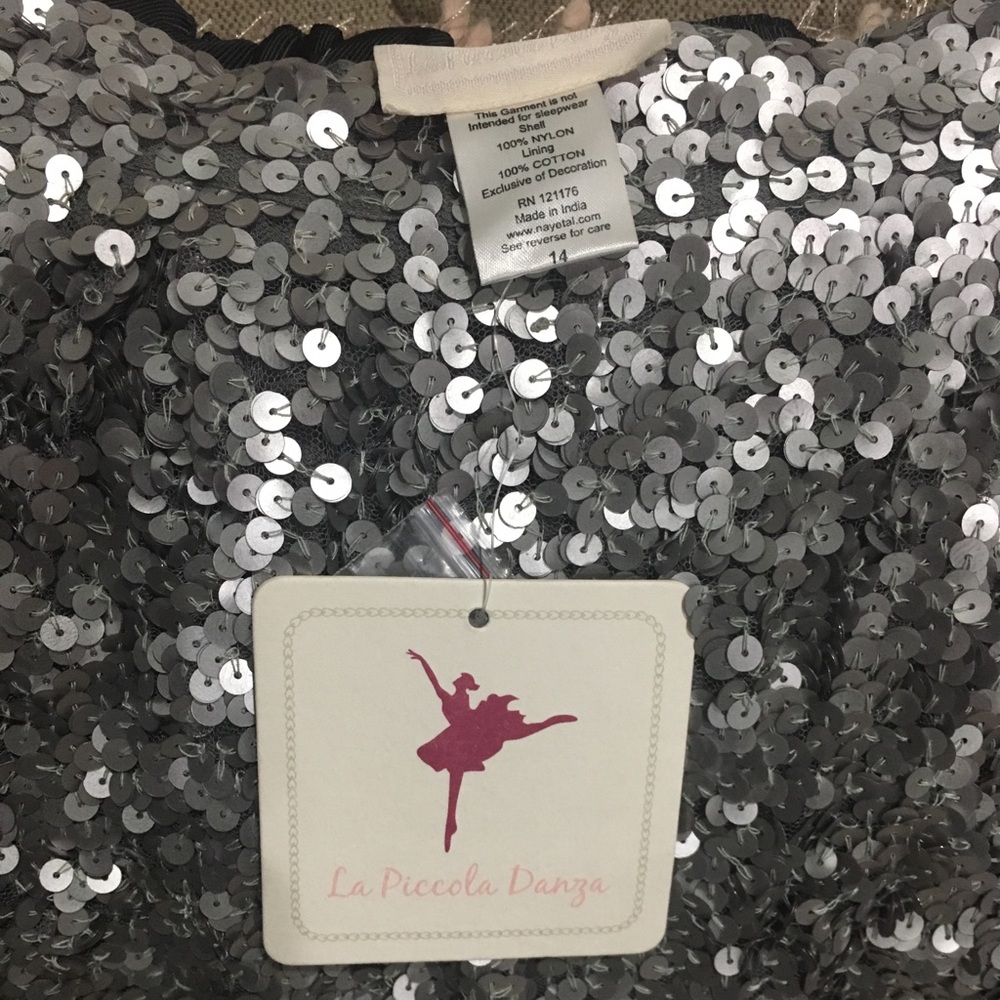 🎉Sold🎉 La Piccola Danza Girls silver shorts - Picture 3 of 3